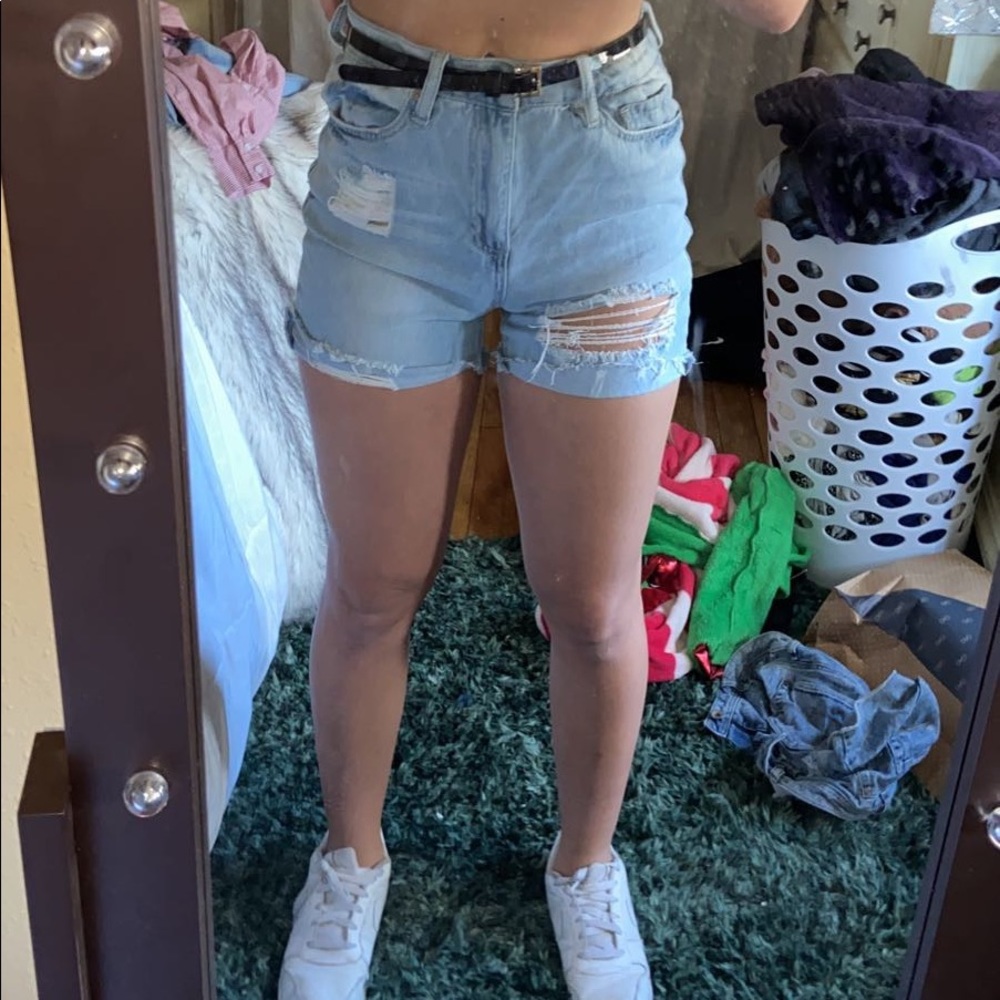 Ripped jean shorts🌊